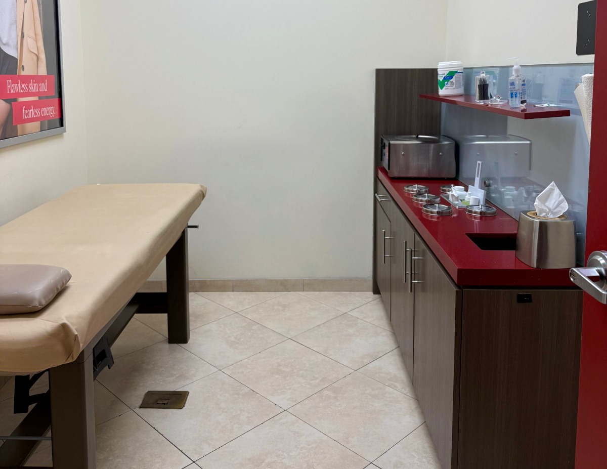Book Your Waxing in Fleming Island at European Wax Center