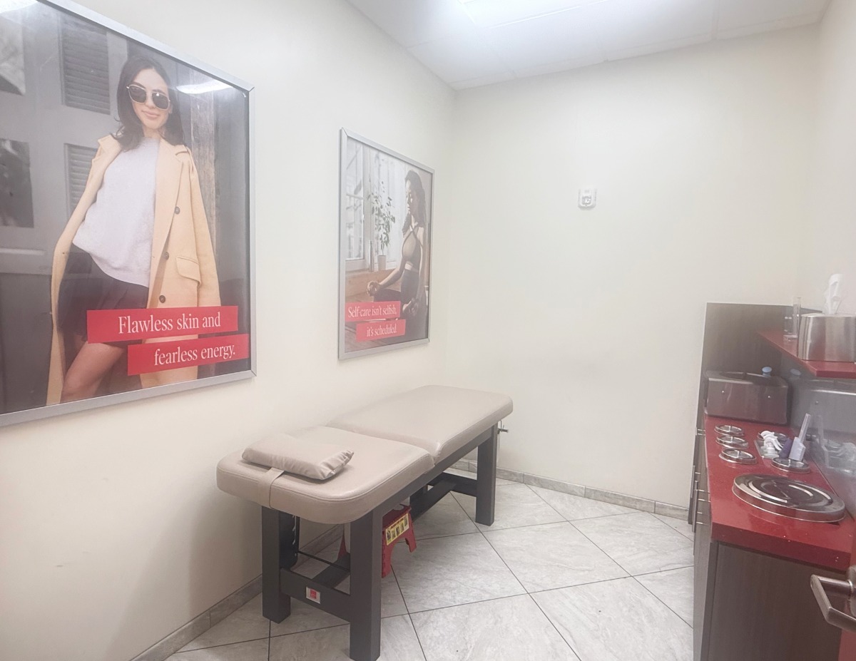 Book Matthews - Sycamore Commons Shopping Center Waxing Services at European Wax Center