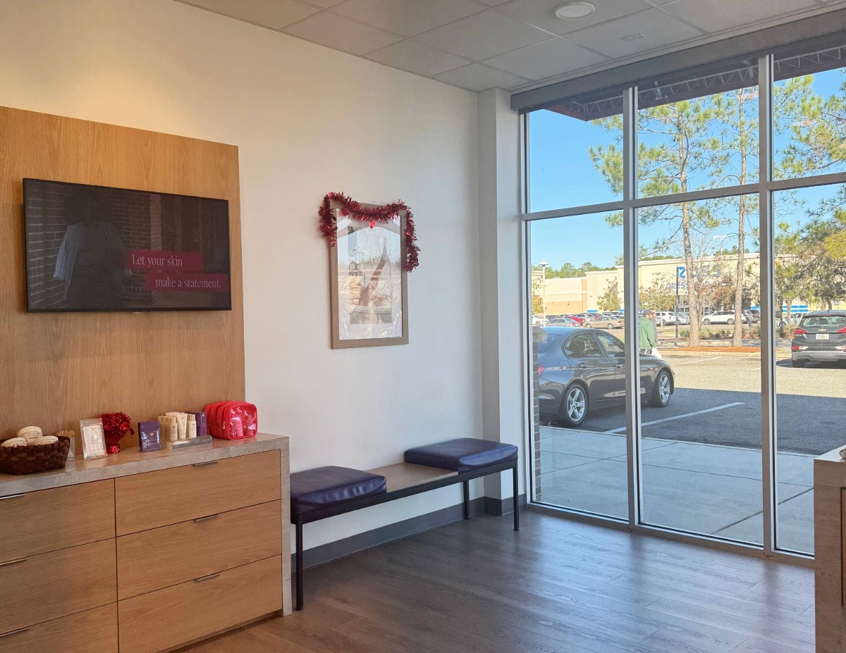 Book Jacksonville - Oakleaf Town Center Waxing Services at European Wax Center