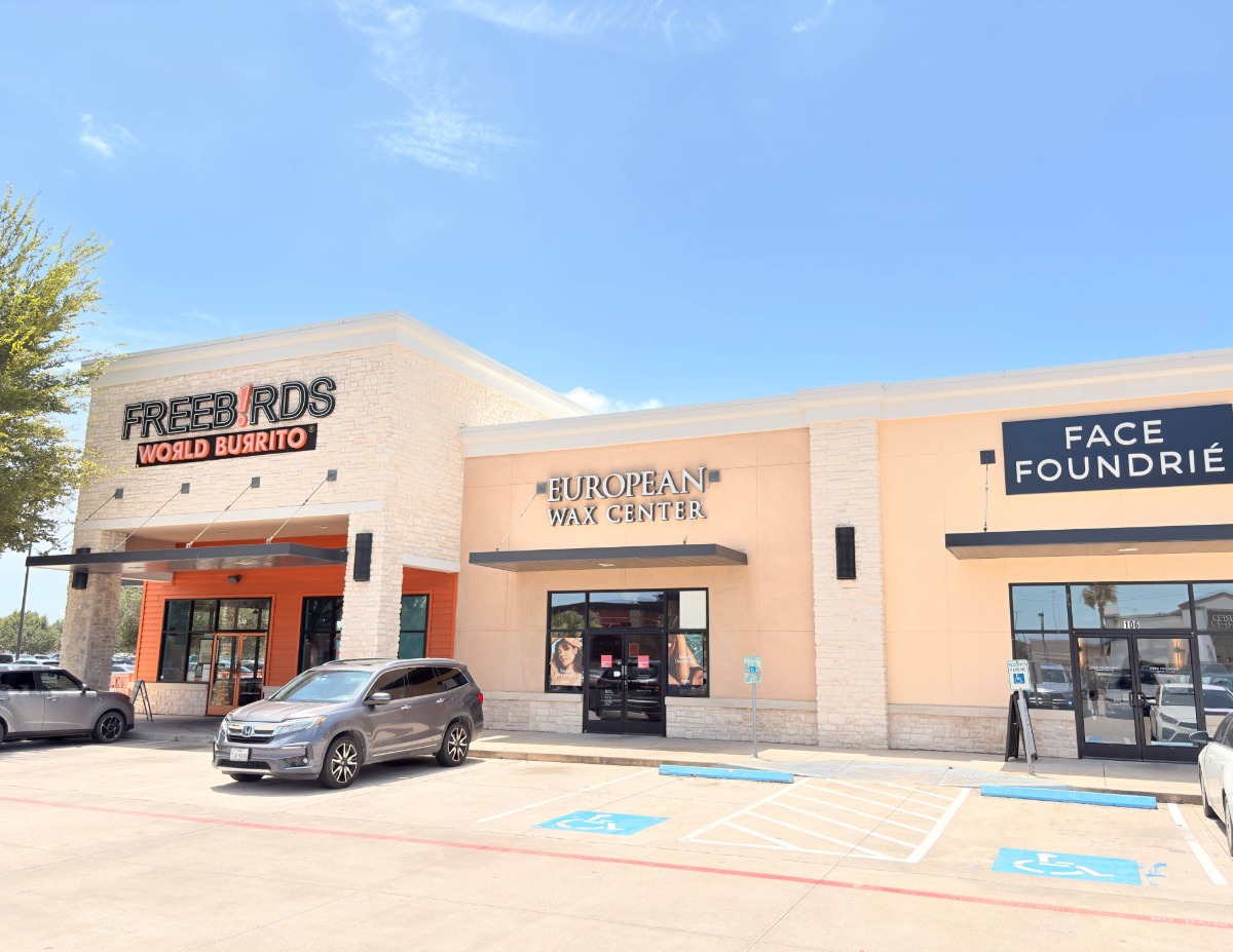 Book Waxing in Pearland at European Wax Center