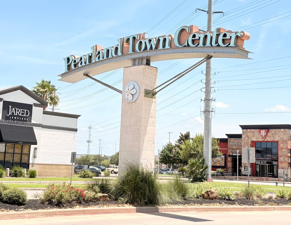 Book Waxing in Pearland at European Wax Center
