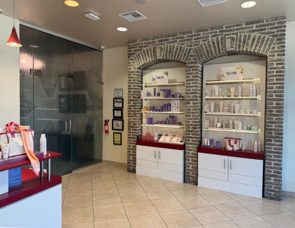 Book Waxing in Missouri City at European Wax Center