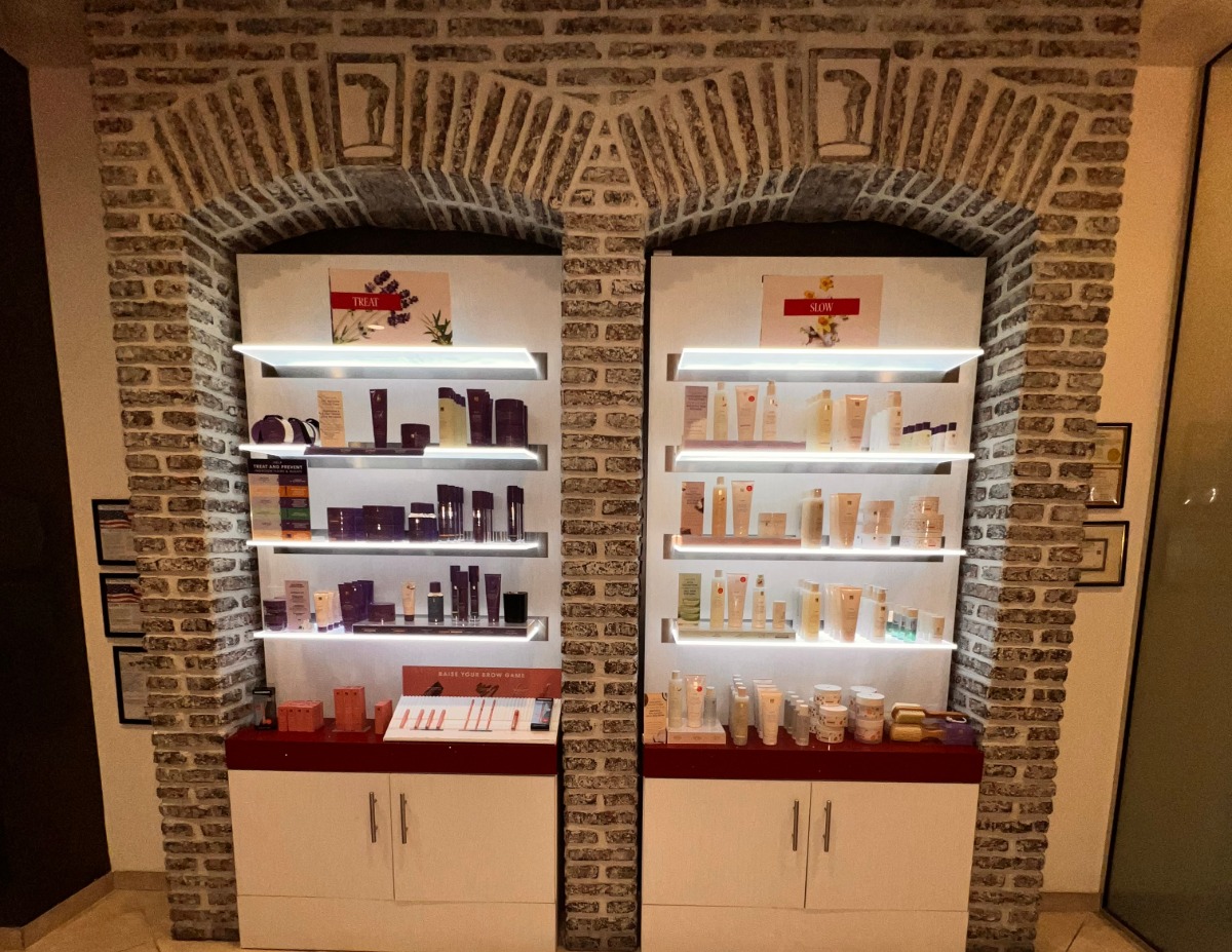 Book Waxing in Shorewood at European Wax Center