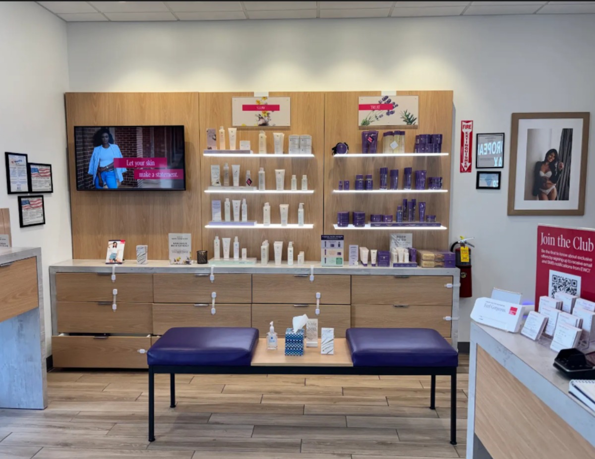Book Waxing in Homewood at European Wax Center