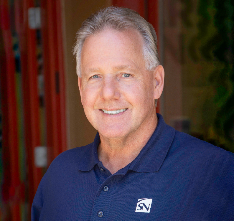 Headshot for Dan Davis