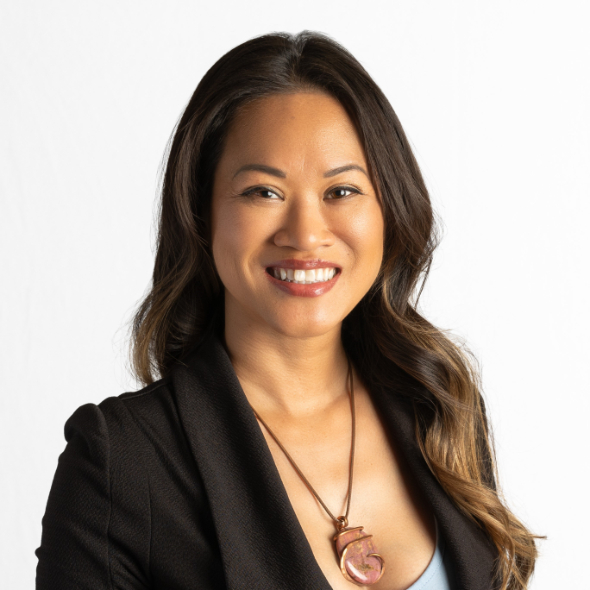 Headshot for Linda Vo