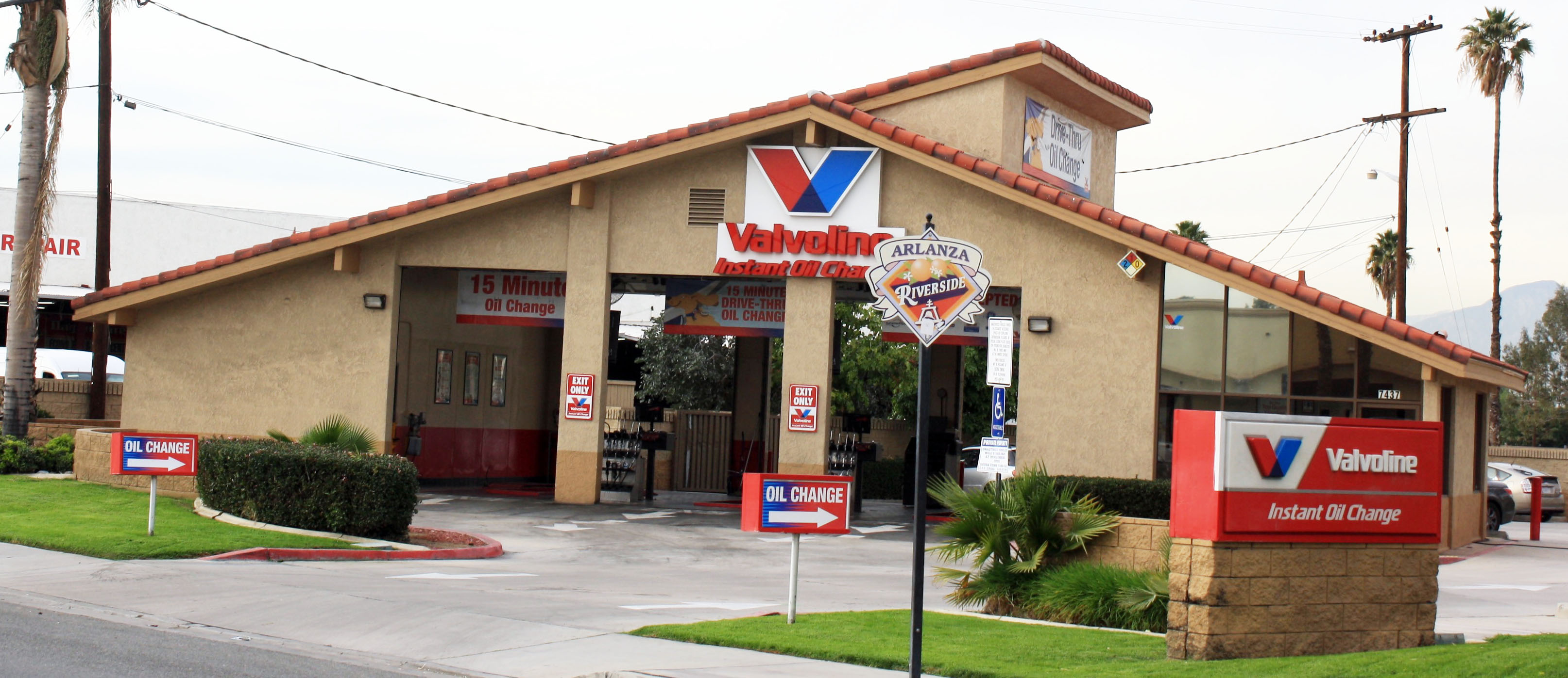 Oil Change Riverside Plaza