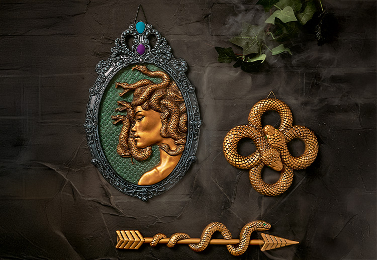 Shop Signs & Wall Décor